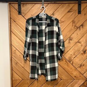 Noisy May Ladie’s Green and Black Plaid Button Up Long Medium